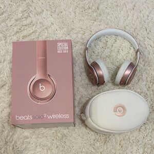 Beats by Dre Solo2 Wireless Headphones - Rose Gold